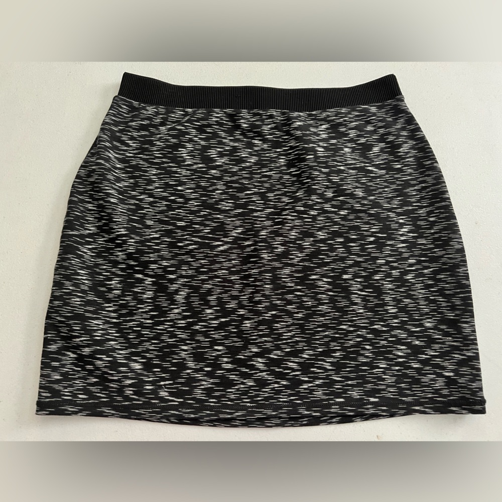 silence + noise Black and White Pull On Static Print Stretchy Mini Skirt, Size L